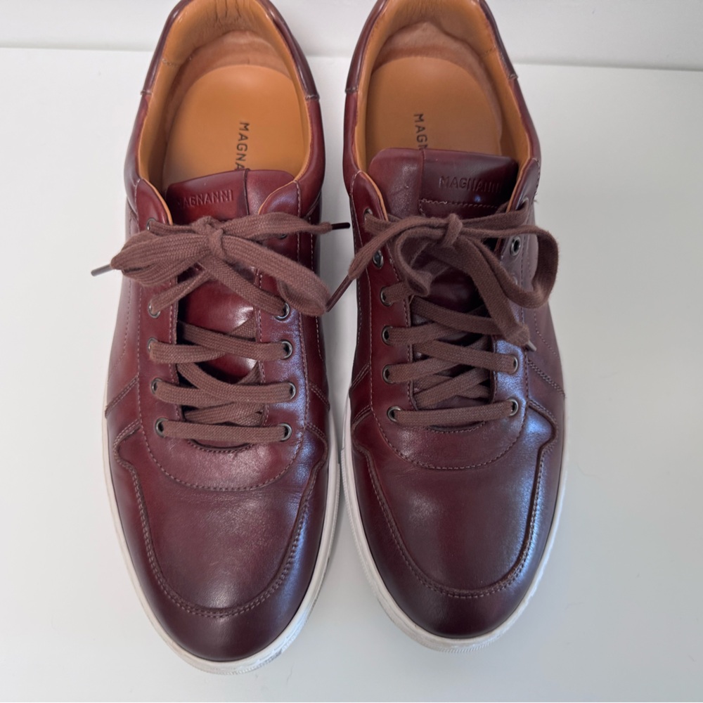 Magnanni Men’s Burgundy Leather Lace-Up Sneakers